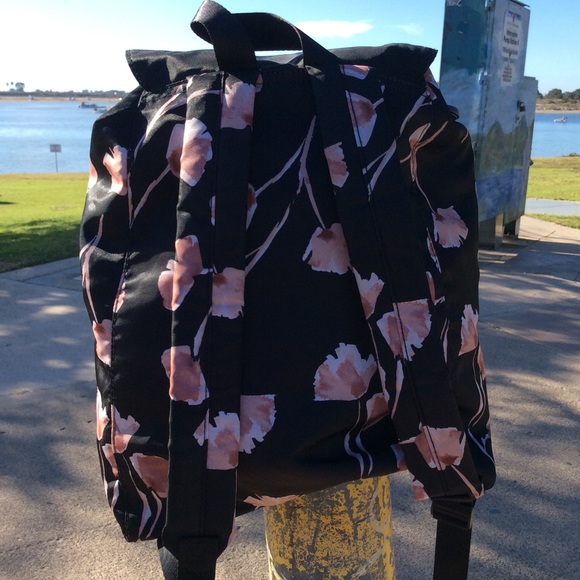 A New Day Black/Pink Flower Backpack - Picture 8 of 12